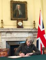 Premier Theresa May: – To historyczna chwila, od której nie ma odwrotu.