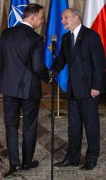 Prezydent Andrzej Duda i minister Antoni Macierewicz.