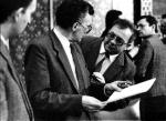 Jacek Ambroziak, szef URM (z lewej), i Andrzej Kosiniak-Kamysz, minister zdrowia (z prawej), podczas posiedzenia rządu. Marzec 1990 r. 
