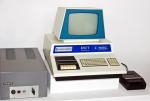 Commodore to jeden z wielu elementów świata domowych komputerów w latach 80. Retrogaming polega na ożywianiu starych gier, wydawanych na komputery, konsole i automaty.