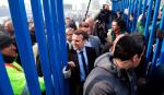 Emmanuel Macron, jeszcze jako kandydat na prezydenta walczył o głosy robotników z zamykanej fabryki w Amiens.