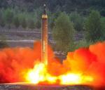 Zadowolony z ostatniego testu Kim Dzong Un domaga się  od swoich naukowców coraz większych rakiet  