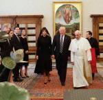 Audiencja Donalda Trumpa (na zdjęciu z małżonką) u papieża Franciszka trwała pół godziny.