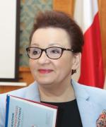 Anna Zalewska,  minister edukacji  31,5 (+8,1); 49,1 (-7) 