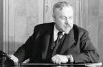 Stanisław Stroński  (1882–1955) – pierwszy  redaktor naczelny „Rzeczpospolitej”,  znakomity publicysta, romanista, profesor Uniwersytetu Jagiellońskiego, poseł  na Sejm w latach  1922–1935 związany  ze Stronnictwem Chrześcijańsko- -Narodowym,  a później Stronnictwem Narodowym. Zdeklarowany przeciwnik Józefa Piłsudskiego. 