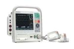 Wielofunkcyjny defibrylator D500 Mediana pozwala na stymulację  i pełne monitorowanie ciała pacjenta