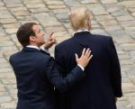 Emmanuel Macron przyjął Donalda Trumpa z pełnym ceremoniałem. Obaj prezydenci potrzebują wizerunkowego sukcesu.