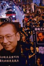 Na wieść o śmierci Liu Xiaobo na ulice Hongkongu wyszły  15 lipca setki osób, opłakujących noblistę. Dla wielu Chińczyków  był on symbolem  walki o prawa człowieka  w ich kraju.