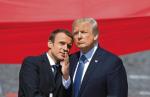 Chwilowy romans czy definitywna zmiana uczuć. Emmanuel Macron i Donald Trump podczas wizyty amerykańskiego prezydenta w Paryżu, 14 lipca 2017 r.