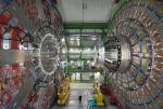 Ośrodek naukowo-badawczy CERN w Genewie, gdzie znajduje się Wielki Zderzacz Hadronów – największy na świecie akcelerator cząstek. Kadrę ośrodka tworzą naukowcy z całego świata.