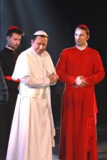 Jacek Kawalec w spektaklu „Karol” gra rolę Jana Pawła II 