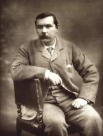 Arthur Conan Doyle ukończył medycynę i pracował jako lekarz. Porzucił jednak praktykę i zajął się pisarstwem, bo zamiłowanie do literatury okazało się silniejsze.