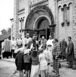Kościół trafiał do młodych zarówno w miastach, jak i na peryferiach, 1957 rok