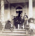 Ostatnie zdjęcie brazylijskiej rodziny cesarskiej. W 1889 r. Piotr II (w środku) został zmuszony do ustąpienia z tronu i opuszczenia Brazylii 