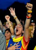 Separatyści w Katalonii świętują ogłoszenie referendum, ale Madryt nie ustępuje.