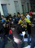 W Barcelonie w poniedziałek atmosfera była napięta, w każdej chwili mogło dojść do incydentów, a nawet rozlewu krwi. 
