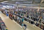 VIVE podkreśla, że klienci mogą wybierać swoje zakupy spośród liczącego 100 tys. propozycji asortymentu odzieży.