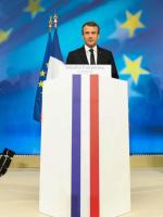 Emmanuel Macron przemawiał ponad półtorej godziny, a potem odpowiadał na pytania studentów.