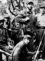 Fidel Castro i członkowie ścisłego dowództwa kubańskiej partyzantki (czerwiec 1957 r.) 