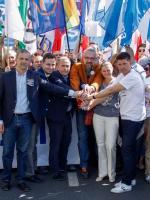 Sojusz ugrupowań opozycyjnych mógłby być dla nich opłacalny. Na zdjęciu: partyjni liderzy podczas zorganizowanego przez KOD marszu „Jesteśmy i będziemy w Europie”, maj 2016 r.