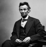 Po tym gdy 15 kwietnia 1865 r. Abraham Lincoln zmarł w wyniku zamachu, wiele osób widziało jego ducha w Białym Domu. Jest najczęściej widywaną zjawą w prezydenckiej rezydencji.