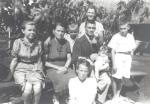 Rodzina Chodkiewiczów w komplecie w Ugandzie w 1944 r.  