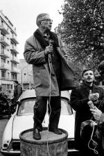Jean-Paul Sartre wojujący.  Na zdjęciu: pikieta przed główną siedzibą Renault w Boulogne -Billancourt, 1970 rok