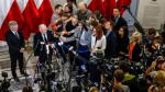 Prezes Jarosław Kaczyński jest namawiany przez polityków PiS do objęcia funkcji premiera