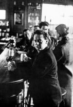 Dylan Thomas w nowojorskiej White Horse Tavern. Rok przed śmiercią.