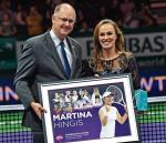 Pożegnanie w Singapurze. Martina Hingis i szef WTA Steve Simon.