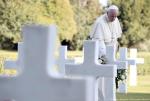 Papież Franciszek odprawił w Dzień Zaduszny mszę na cmentarzu żołnierzy amerykańskich w Nettuno pod Rzymem. Przestrzegał przed okrucieństwem wojny, szczególnie że „dziś świat jest znów w stanie wojny i jeszcze bardziej się przygotowuje do wojny” – mówił.