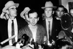 Według oficjalnej wersji zdarzeń to samotnie działający Lee Harvey Oswald zabił prezydenta Kennedy’ego.