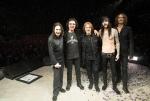 Ozzy Osbourne, Tony Iommi, Geezer Butler, Tommy Clufetos  i Adam Wakeman, syn Ricka z Yes 
