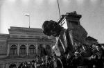 Musiał zmienić się ustrój, by zdemontowano pomnik Dzierżyńskiego.  Ku uciesze warszawiaków nastąpiło to 16 i 17 listopada 1989 r.