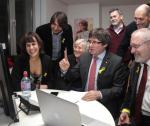 Od trzech miesięcy Carles Puigdemont codziennie zdalnie kontaktuje się z Brukseli ze swoimi zwolennikimi w Katalonii.