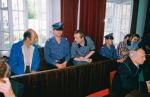13 lipca 1984 r. – pierwszy dzień procesu. Na ławie oskarżonych: Jacek Kuroń, Adam Michnik, Henryk Wujec i Zbigniew Romaszewski.