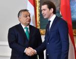 Premier Viktor Orbán w czasie wtorkowego spotkania  z kanclerzem Sebastianem Kurzem  
