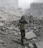 W wojnie domowej w Syrii zginęło przynajmniej 350 tys. osób.
