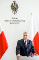 Marszałek Stanisław Karczewski nie widzi powodów, by w Senacie zmieniać uchwaloną przez Sejm ustawę o IPN.