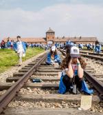 Żydzi domagają się nieustannego uznania wyjątkowości Holokaustu jako najtragiczniejszego wydarzenia w historii ludzkości. Na zdjęciu: Marsz Żywych w Auschwitz.