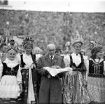 Władysław Gomułka podczas Dożynek Centralnych na Stadionie Dziesięciolecia we wrześniu 1962 r.