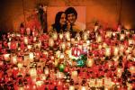 Setki zniczy zapłonęły pod koniec lutego w Bratysławie przed zdjęciem zamordowanych 27-letniego dziennikarza Jána Kuciaka i jego dziewczyny Martiny Kusznierovej. Ich tragiczna śmierć spowodowała, że o korupcji na Słowacji usłyszały miliony ludzi na świecie