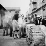 Po wybuchu wojny japońsko-amerykańskiej 24 tys. Żydów umieszczono w Hongkou, niewielkiej dzielnicy Szanghaju. Nie byli tam prześladowani, ale ich życie naznaczone było głodem i epidemiami.