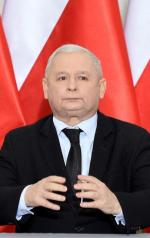 Prezes PiS Jarosław Kaczyński zapowiadał obniżkę dla posłów, ale także dla samorządowców.