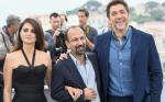 Penelope Cruz, reżyser Asghar Farhadi i Javier Bardem po projekcji filmu „Wszyscy wiedzą” w Cannes.