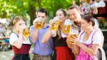 Oktoberfest, czyli największe na świecie zbiorowe pijaństwo, staje się symbolem Wolnego Państwa Bawaria znanym tak samo powszechnie jak BMW.
