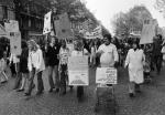 ≥Jedna z wielu demonstracji zwolenników liberalizacji prawa aborcyjnego we Francji (Paryż, 1974 r.) 