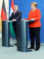 Goszczący w Berlinie Viktor Orbán uchodzi za największego krytyka Angeli Merkel w Europie 