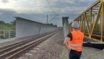 Pierwsze pociągi pod koniec czerwca przejechały nowym mostem nad Wieprzem koło Dęblina 