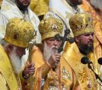 Patriarcha Filaret (w środku) podczas uroczystości z okazji 1030. rocznicy chrztu Rusi Kijowskiej, 28 lipca w Kijowie.